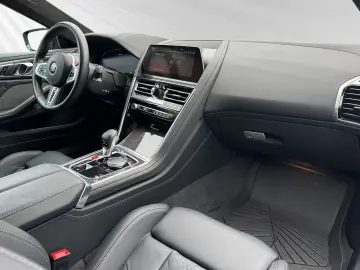 BMW M8 Competition Carbon innen&aussen Drivers HUD