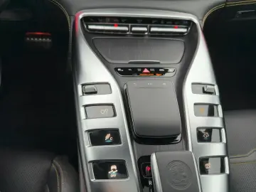 MERCEDES-BENZ GT 43 4M Pano Massage Distr KeyG V8Sty&hellip;