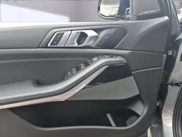 BMW X5  xDrive30d M Sport AHK HEAD-UP PANO H&K