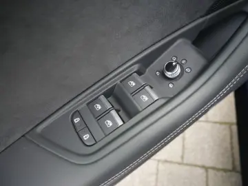 AUDI RS4 Avant 2.9 TFSI quattro B&O MATRIX-LED 360