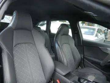 AUDI RS4 Avant 2.9 TFSI quattro B&O MATRIX-LED 360