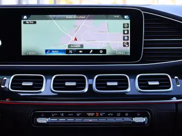 MERCEDES-BENZ GLS 400 d 4M AMG 7 SITZ DISTR PANO KAM…