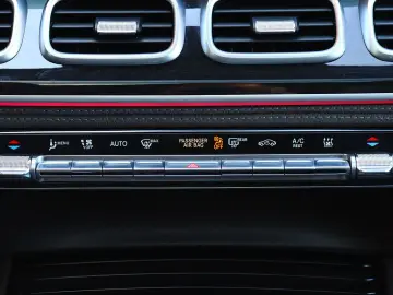 MERCEDES-BENZ GLS 400 d 4M AMG 7 SITZ DISTR PANO KAM…