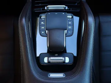 MERCEDES-BENZ GLS 400 d 4M AMG 7 SITZ DISTR PANO KAM…