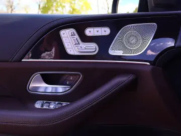 MERCEDES-BENZ GLS 400 d 4M AMG 7 SITZ DISTR PANO KAM…