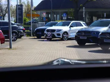 MERCEDES-BENZ GLS 400 d 4M AMG 7 SITZ DISTR PANO KAM…