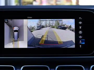 MERCEDES-BENZ GLS 400 d 4M AMG 7 SITZ DISTR PANO KAM…