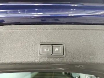 AUDI RS 4 Avant MATRIX LED LEDER KAMERA PANO NAVI VIR