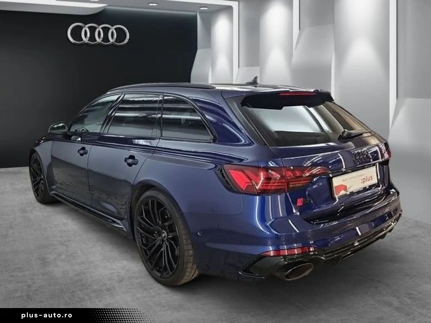 AUDI RS 4 Avant MATRIX LED LEDER KAMERA PANO NAVI VIR