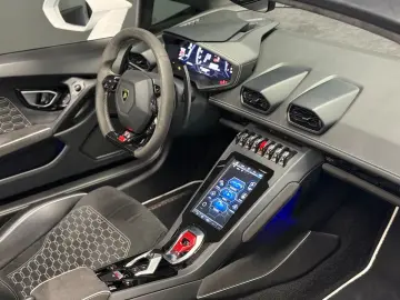 LAMBORGHINI Huracán EVO Spyder  Kamera  Lift  Car Play  Navi