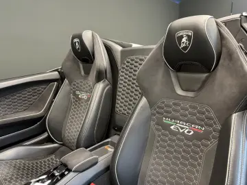 LAMBORGHINI Huracán EVO Spyder  Kamera  Lift  Car Play  Navi