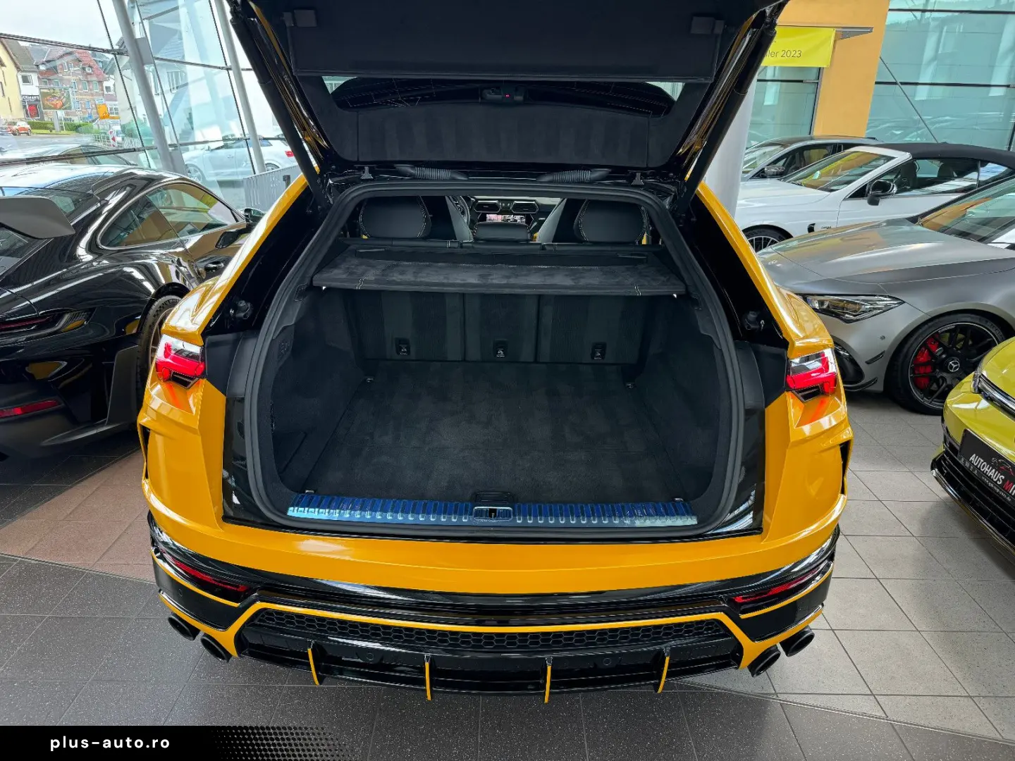 LAMBORGHINI Urus Carbon Q-Citura Pano B&O HUD Ambiente 23