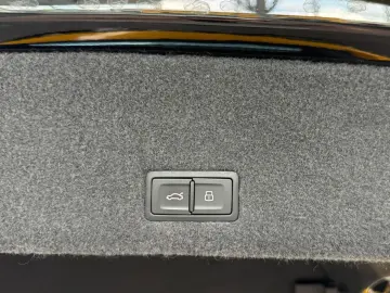 LAMBORGHINI Urus Carbon Q-Citura Pano B&O HUD Ambiente 23