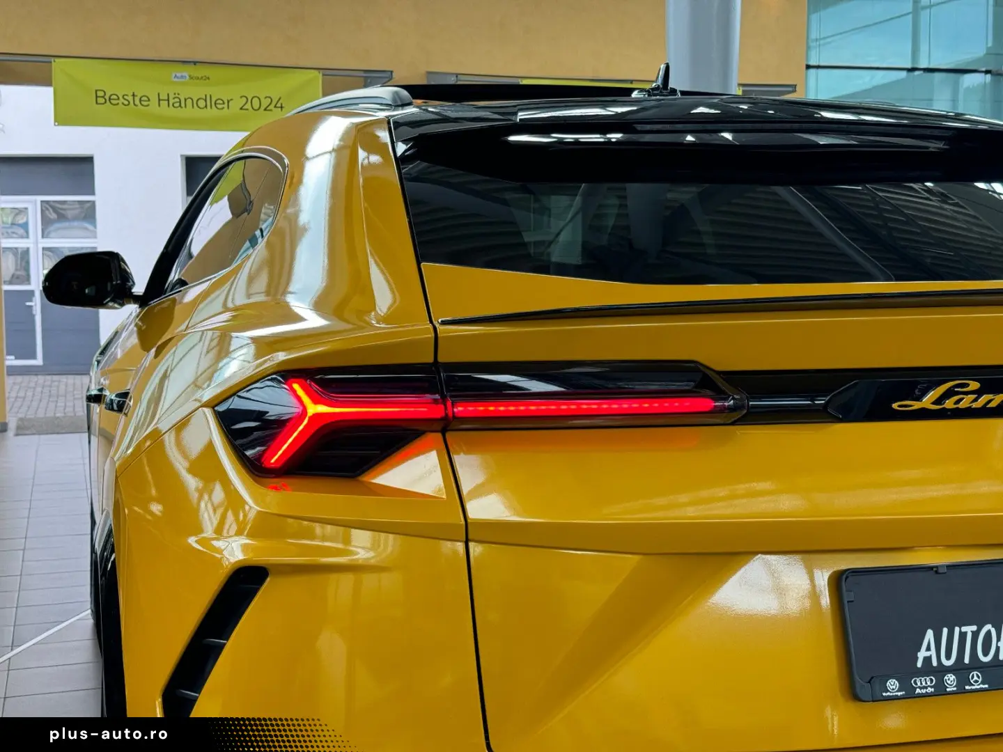 LAMBORGHINI Urus Carbon Q-Citura Pano B&O HUD Ambiente 23