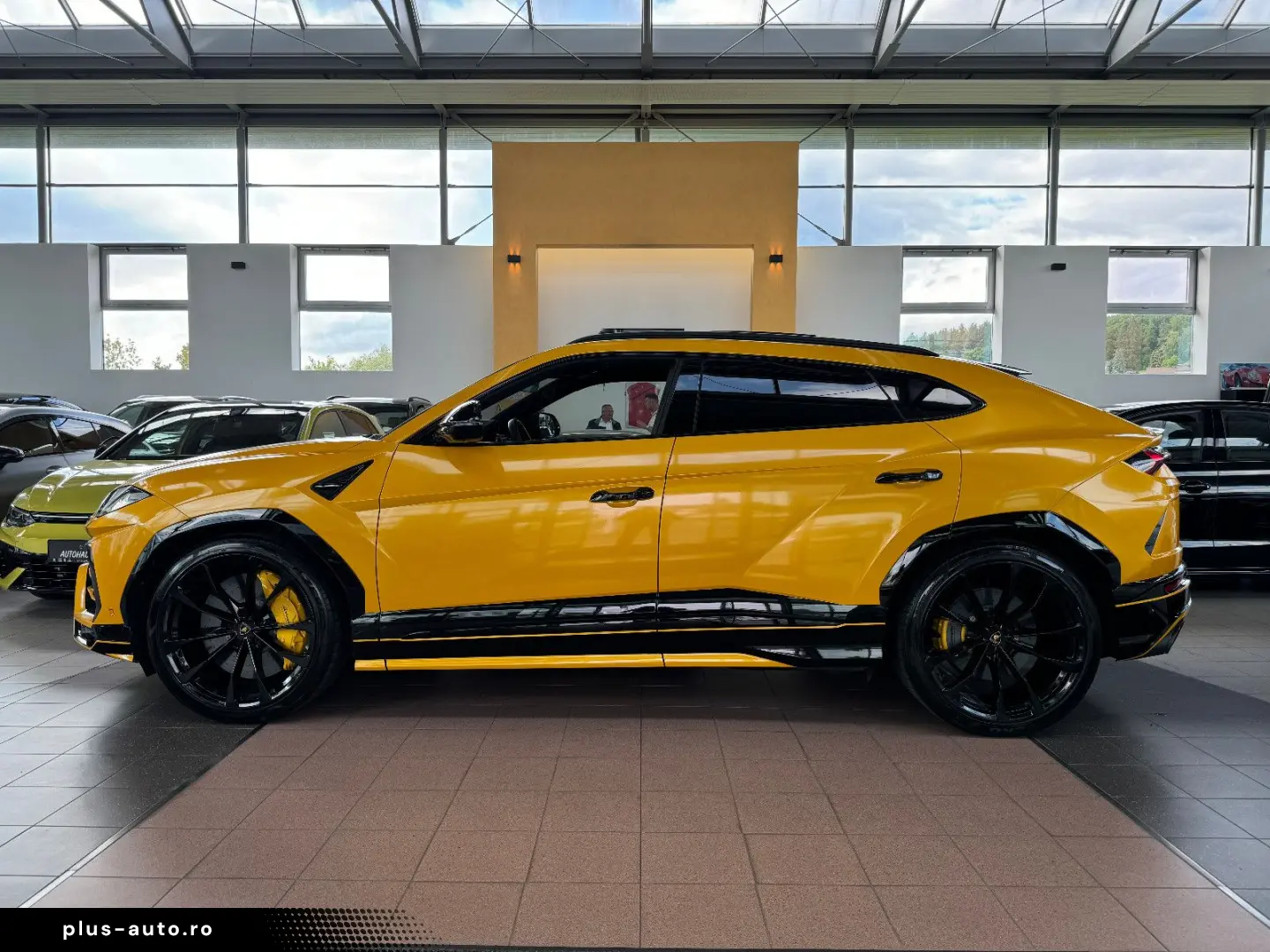 LAMBORGHINI Urus Carbon Q-Citura Pano B&O HUD Ambiente 23