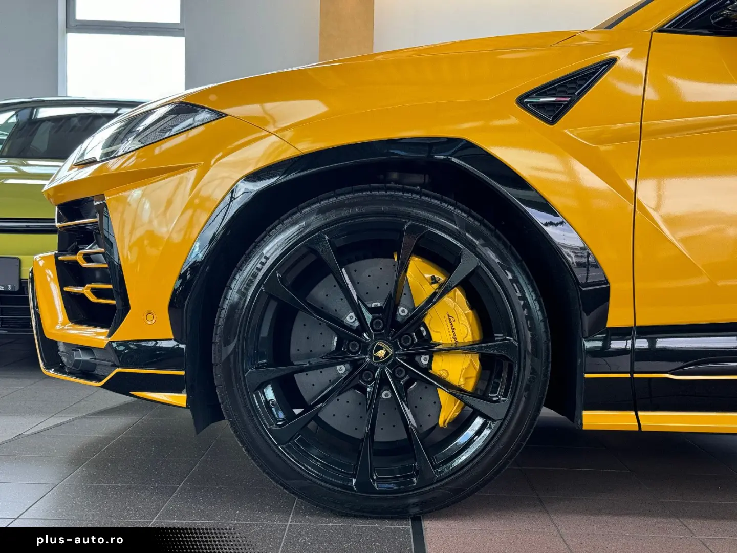LAMBORGHINI Urus Carbon Q-Citura Pano B&O HUD Ambiente 23