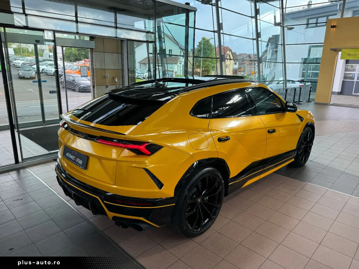 LAMBORGHINI Urus Carbon Q-Citura Pano B&O HUD Ambiente 23