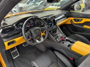LAMBORGHINI Urus Carbon Q-Citura Pano B&O HUD Ambiente 23