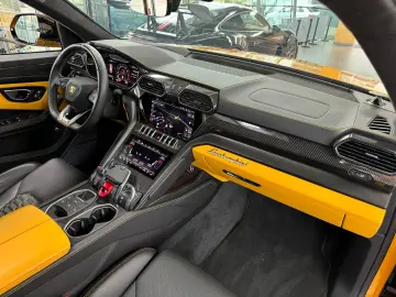 LAMBORGHINI Urus Carbon Q-Citura Pano B&O HUD Ambiente 23
