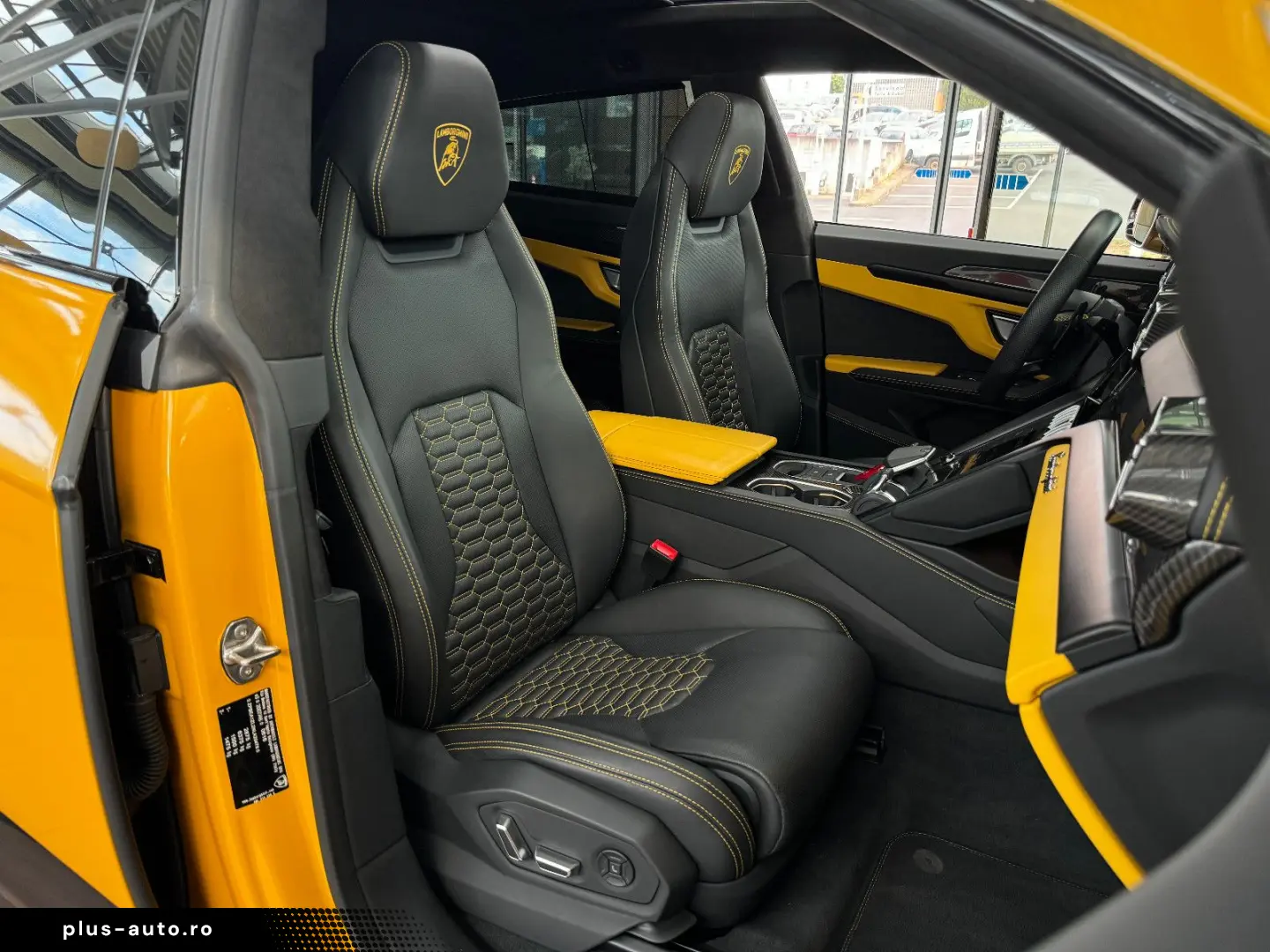 LAMBORGHINI Urus Carbon Q-Citura Pano B&O HUD Ambiente 23