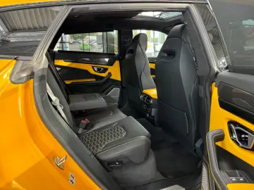 LAMBORGHINI Urus Carbon Q-Citura Pano B&O HUD Ambiente 23