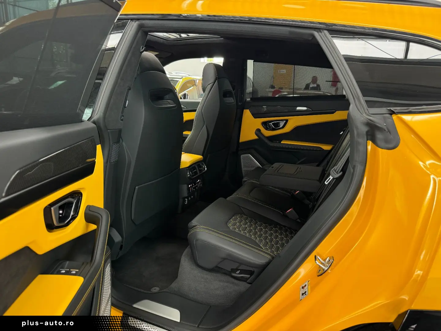 LAMBORGHINI Urus Carbon Q-Citura Pano B&O HUD Ambiente 23