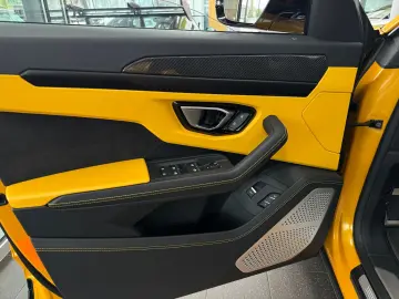 LAMBORGHINI Urus Carbon Q-Citura Pano B&O HUD Ambiente 23