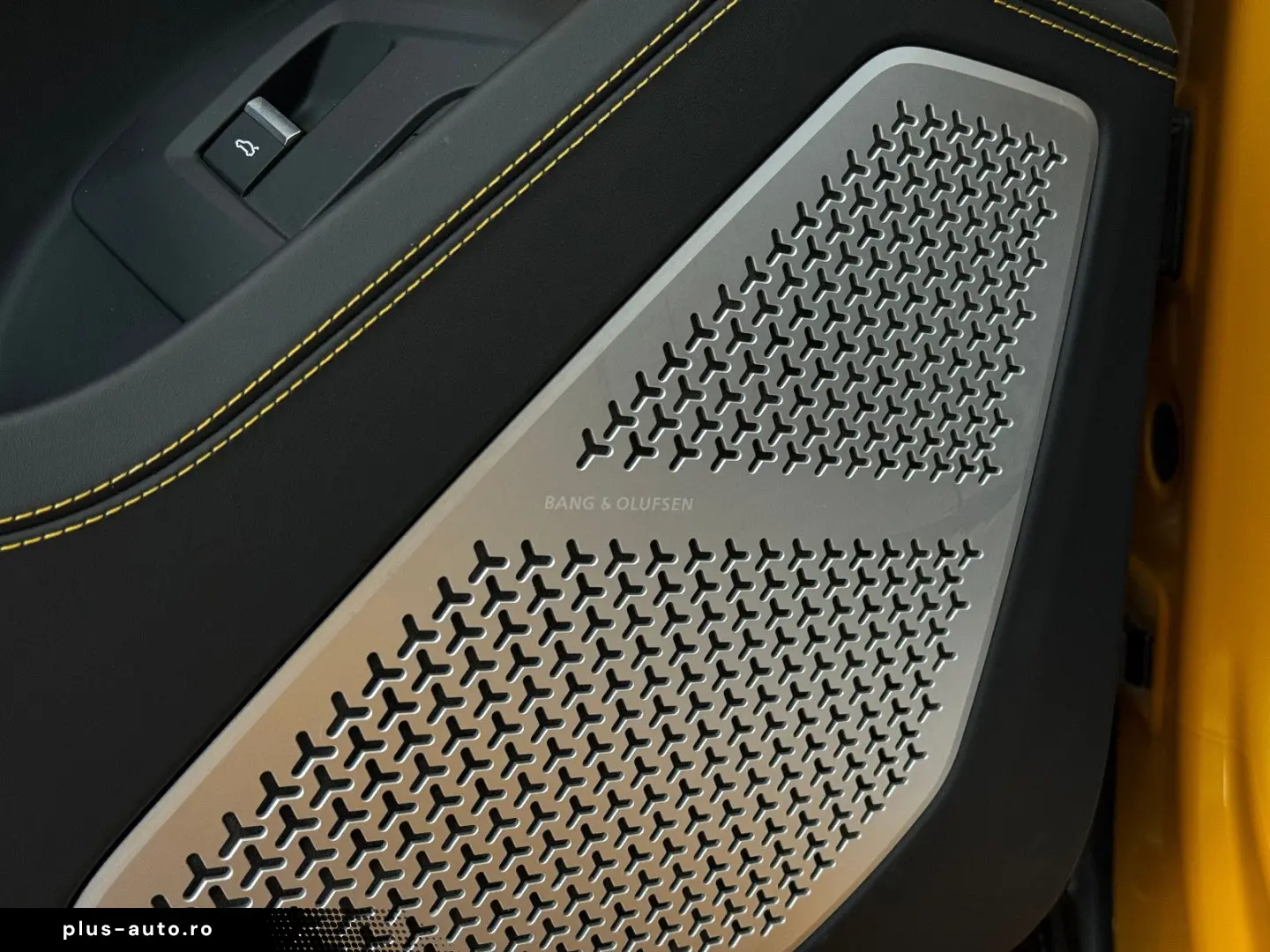 LAMBORGHINI Urus Carbon Q-Citura Pano B&O HUD Ambiente 23