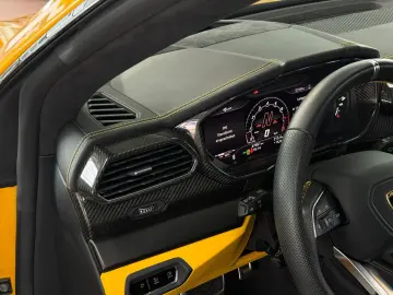 LAMBORGHINI Urus Carbon Q-Citura Pano B&O HUD Ambiente 23