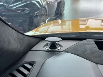LAMBORGHINI Urus Carbon Q-Citura Pano B&O HUD Ambiente 23