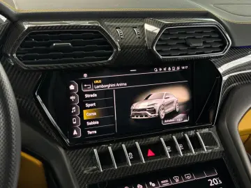 LAMBORGHINI Urus Carbon Q-Citura Pano B&O HUD Ambiente 23