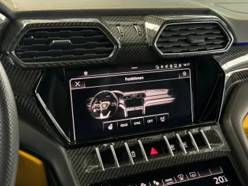 LAMBORGHINI Urus Carbon Q-Citura Pano B&O HUD Ambiente 23