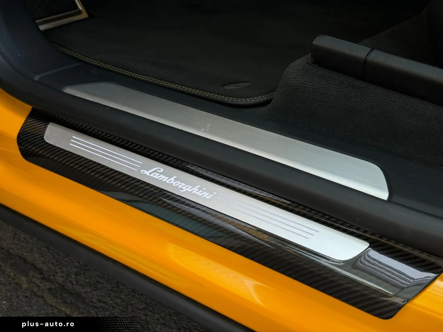 LAMBORGHINI Urus Carbon Q-Citura Pano B&O HUD Ambiente 23