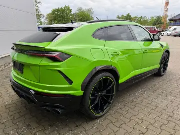 LAMBORGHINI URUS 4.0 V8  PEARL CAPSULE EDITION  B&O 3D