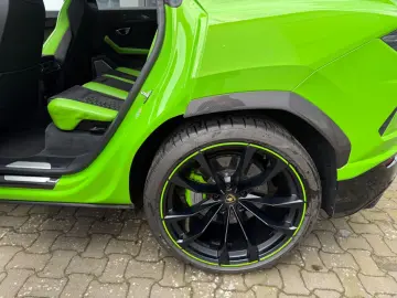 LAMBORGHINI URUS 4.0 V8  PEARL CAPSULE EDITION  B&O 3D