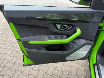 LAMBORGHINI URUS 4.0 V8  PEARL CAPSULE EDITION  B&O 3D