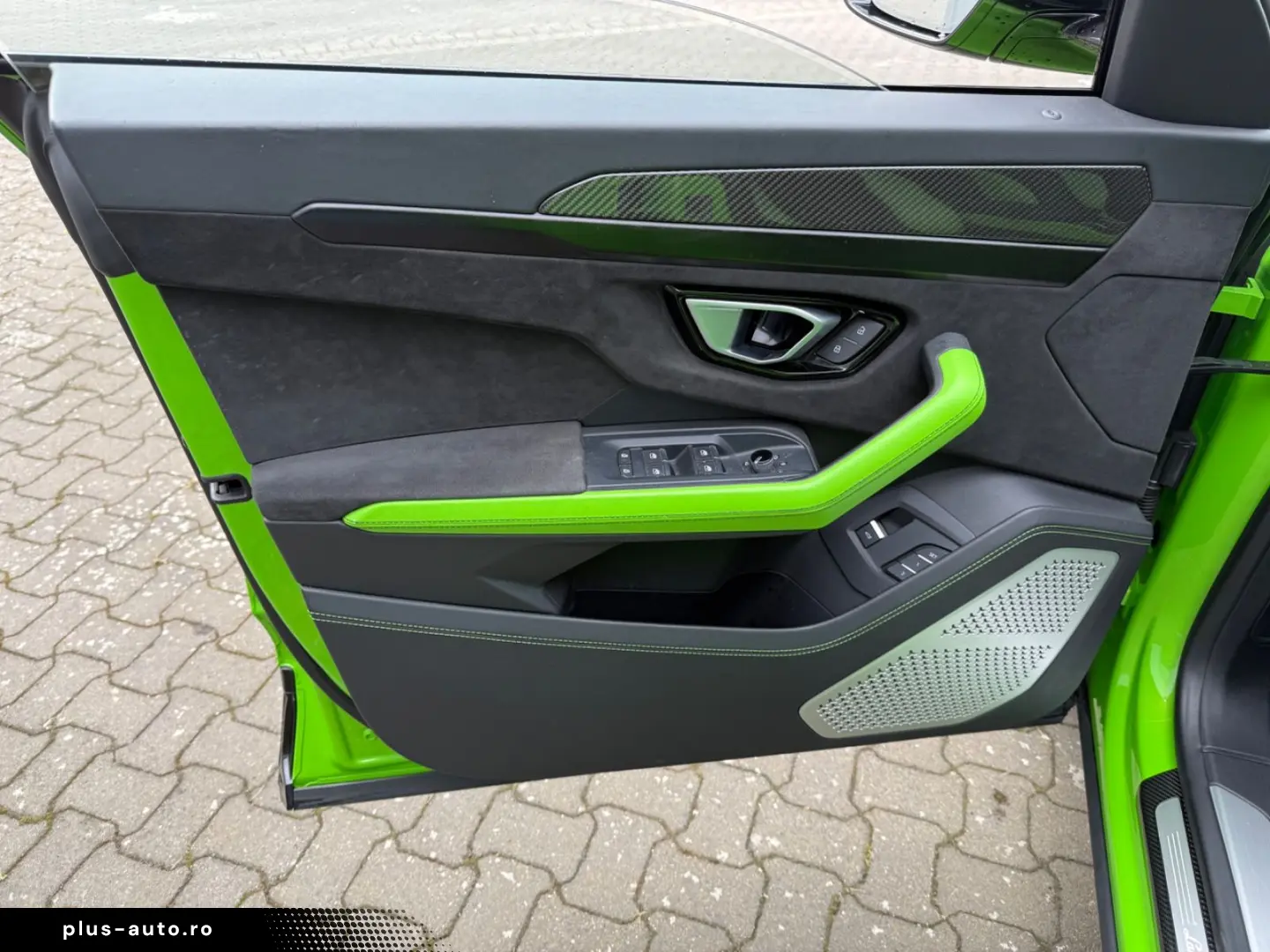 LAMBORGHINI URUS 4.0 V8  PEARL CAPSULE EDITION  B&O 3D