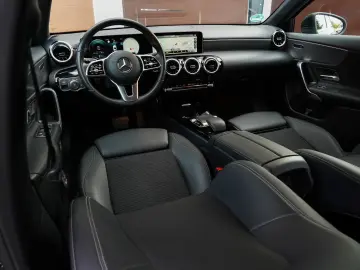 Mercedes-Benz A-180