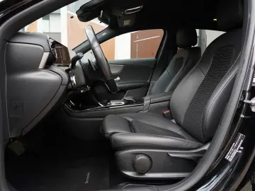 Mercedes-Benz A-180