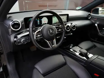 Mercedes-Benz A-180