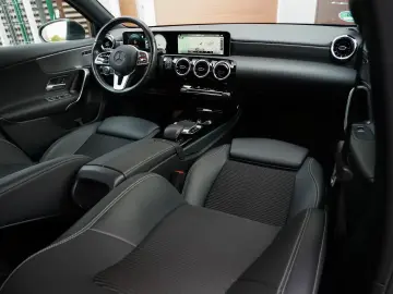 Mercedes-Benz A-180
