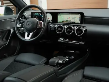 Mercedes-Benz A-180