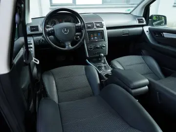 Mercedes-Benz A-180
