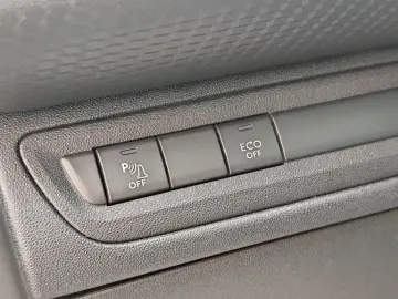 Peugeot 2008 Benzina Automat 2019 - Rate   Credit   Garantie
