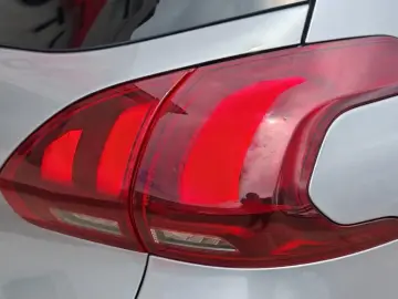 Peugeot 2008 Benzina Automat 2019 - Rate   Credit   Garantie
