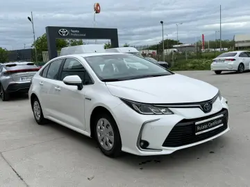 Toyota Corolla  Business Hybrid  CVT 122 CP