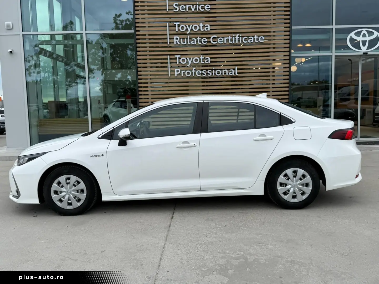Toyota Corolla  Business Hybrid  CVT 122 CP