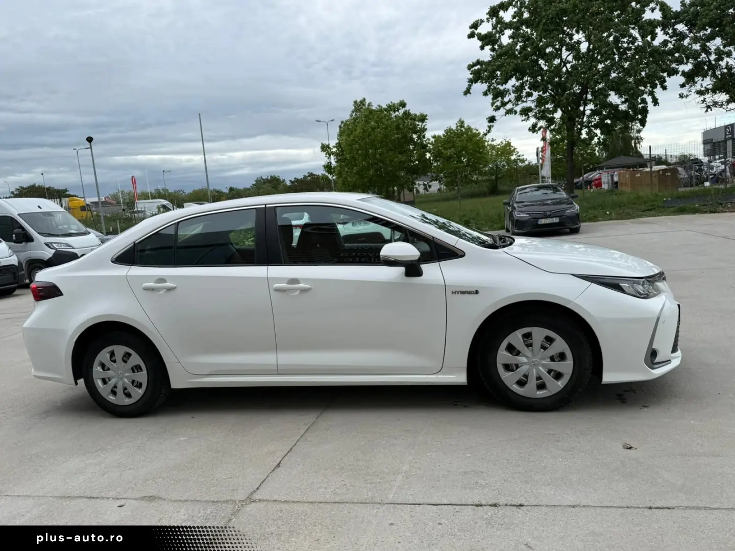 Toyota Corolla  Business Hybrid  CVT 122 CP