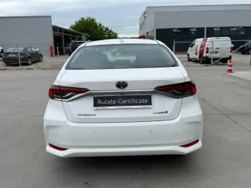 Toyota Corolla  Business Hybrid  CVT 122 CP