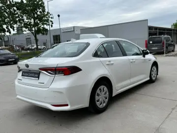 Toyota Corolla  Business Hybrid  CVT 122 CP